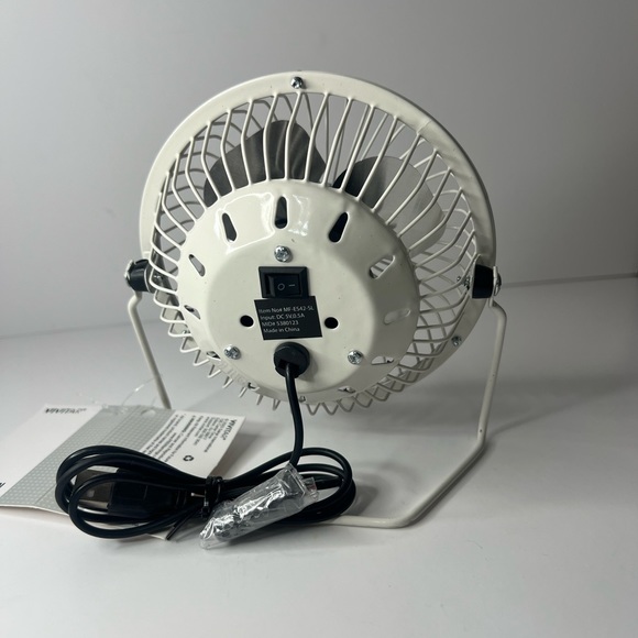 Target Bullseye Off-White USB Desk Fan - Picture 4 of 4